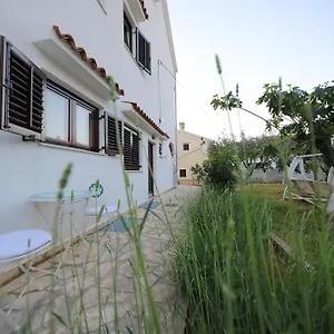 https://ina-apartments.hotelinzadar.com